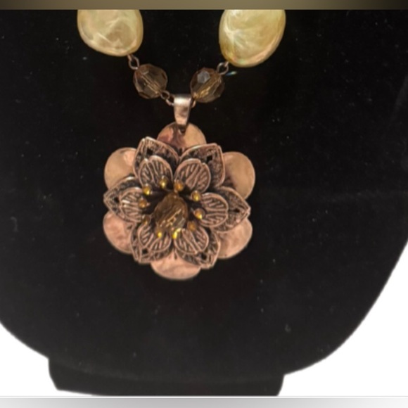 Vintage Necklace Copper Colored Flower w/ Beads On A Chain Bohemian Earthy - Picture 3 of 7